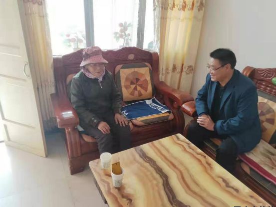 平?jīng)鲢垂鹃_展“踐行初心使命，助推脫貧攻堅(jiān)”主題黨日活動(dòng)(圖5)